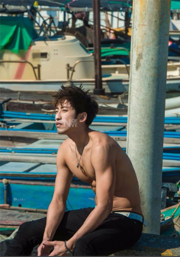 Whoseman-4-明星教練男丁格爾-芬達-全裸非全見寫真書